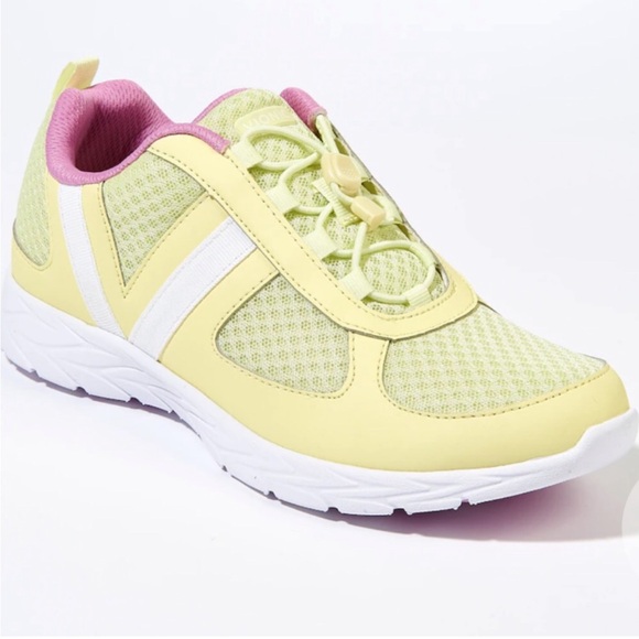 Vionic Shoes - 🆕Vionic Athletic shoes 7.5 Maren new in box  NWT